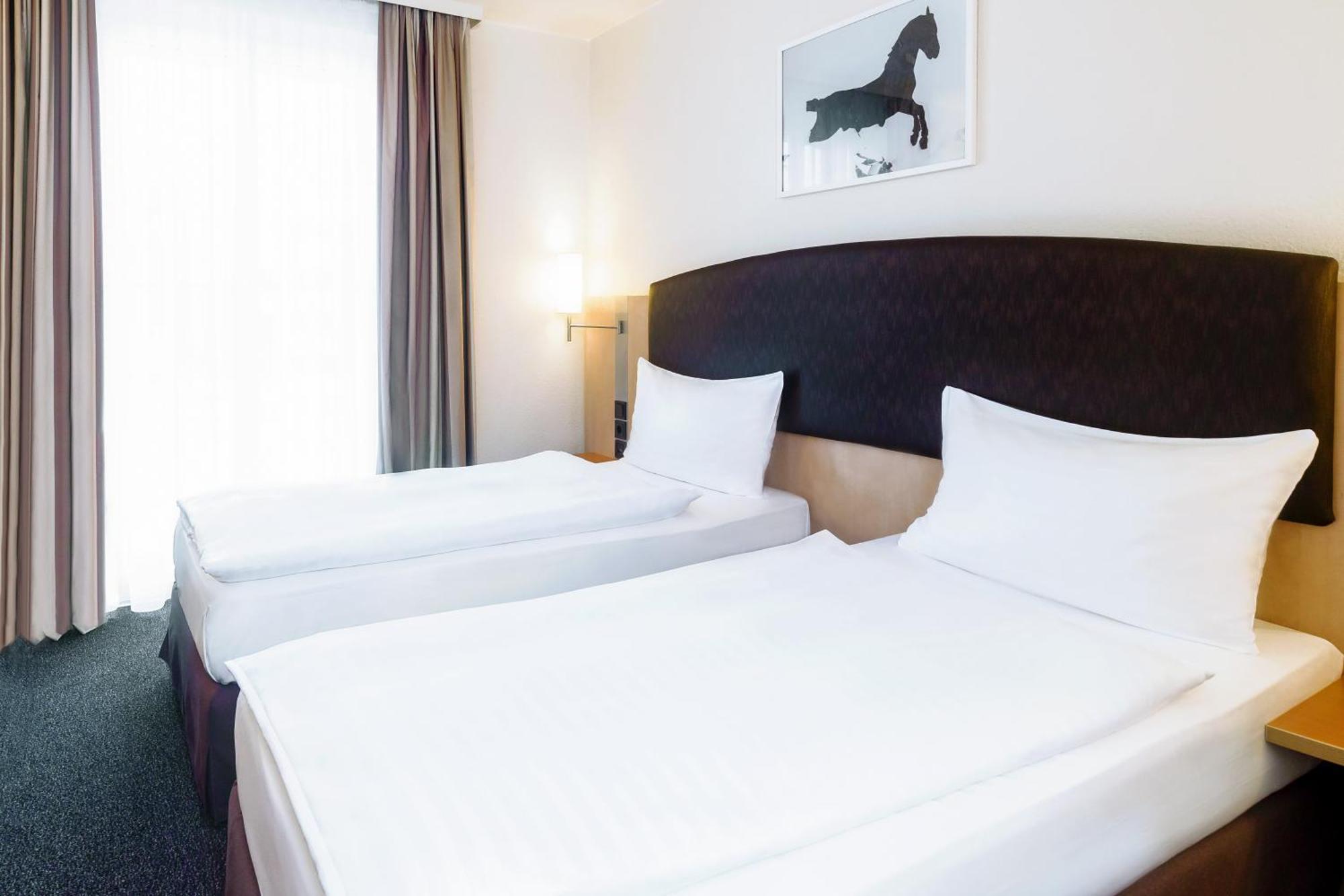 Intercityhotel Wien Bagian luar foto