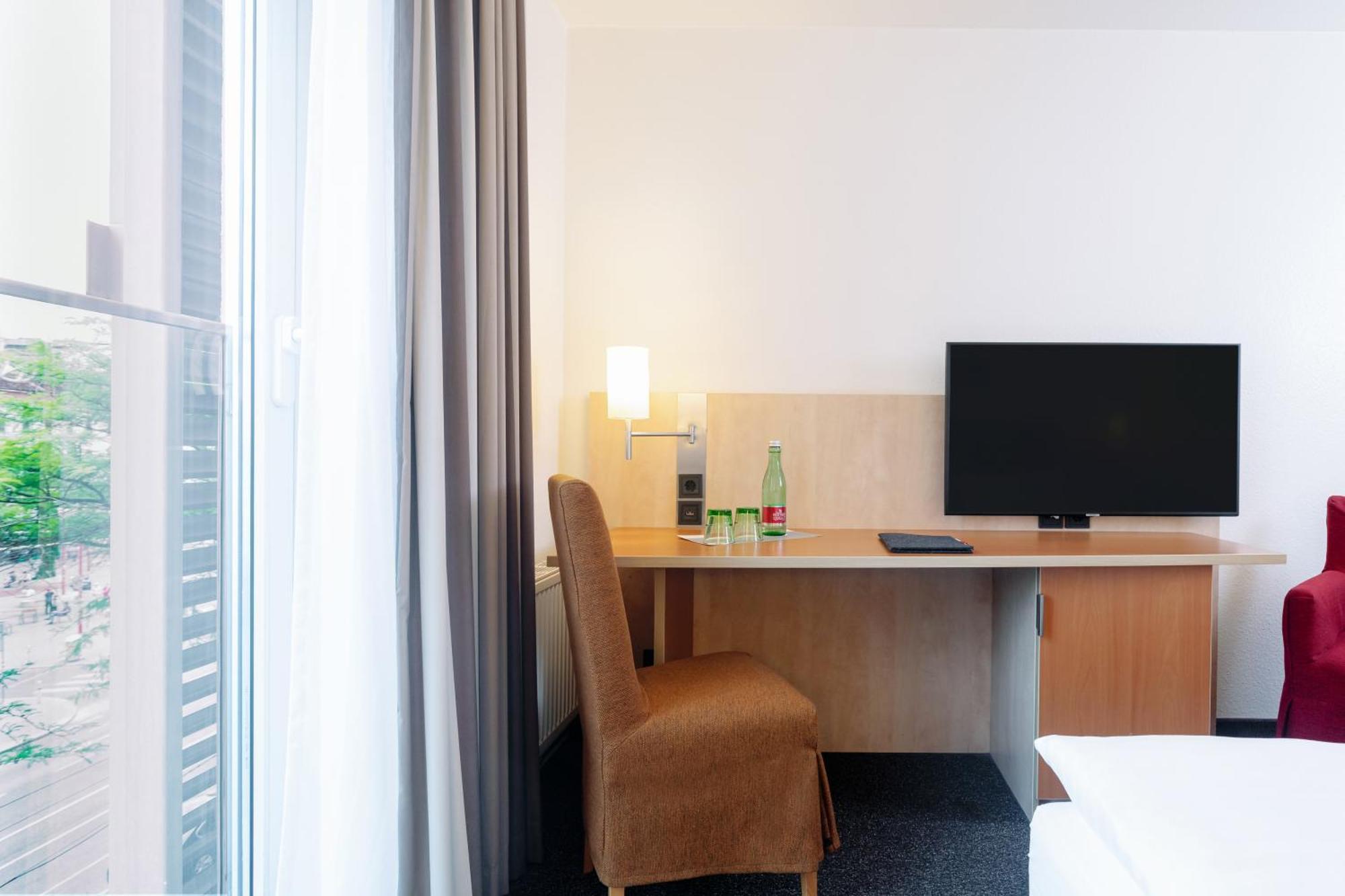 Intercityhotel Wien Bagian luar foto