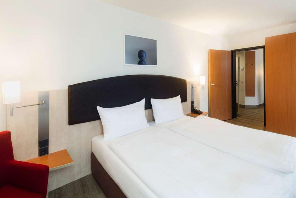 Intercityhotel Wien Ruang foto